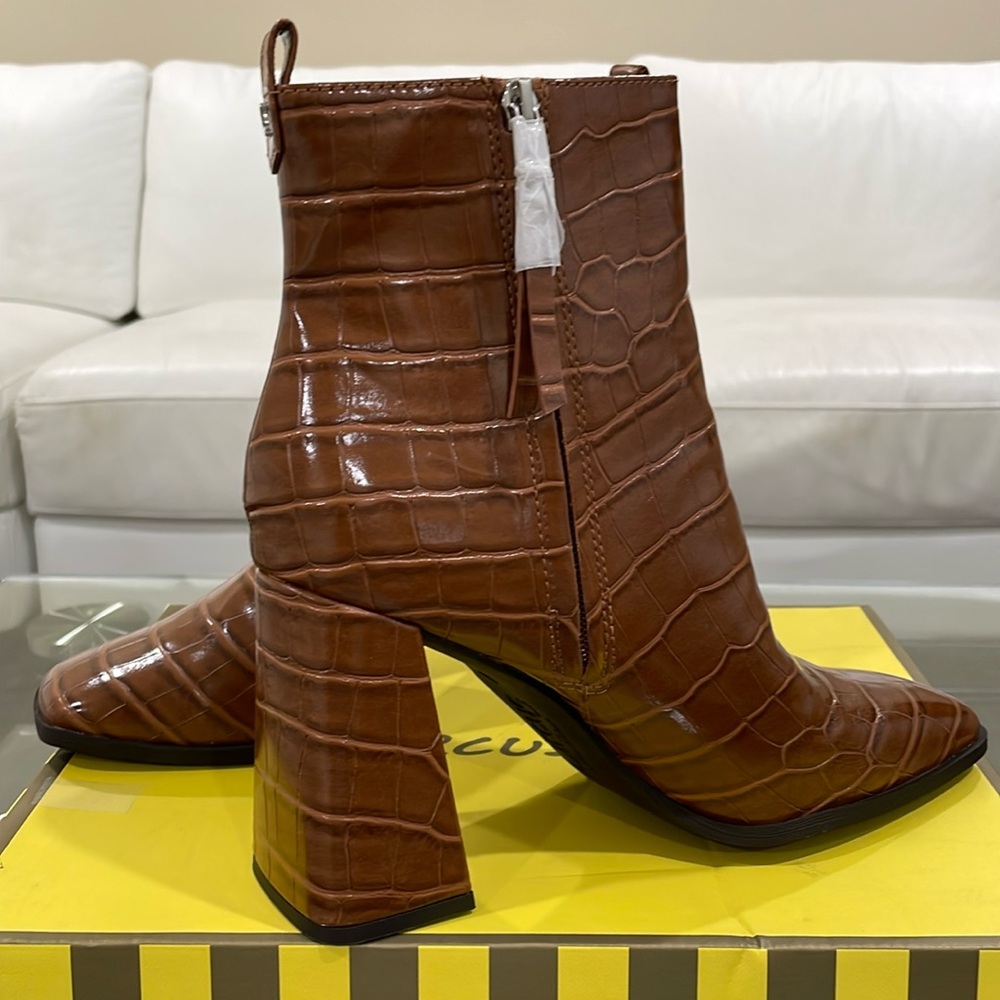 NIB square toe boot Circus Sam Edelman 8.5 caramel mocha croc patent chunky heel